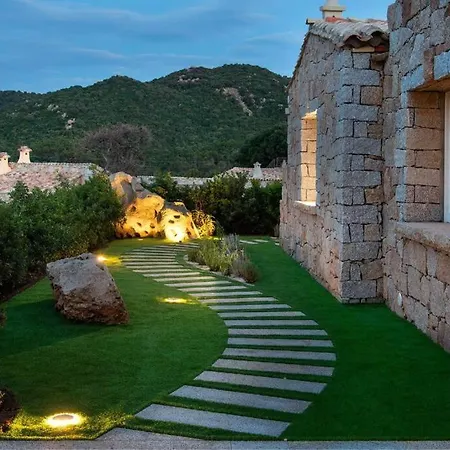 Luxury In Granito Sardo Con Piscina Castiadas