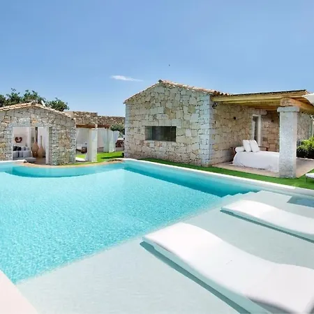 Luxury In Granito Sardo Con Piscina Villa Castiadas