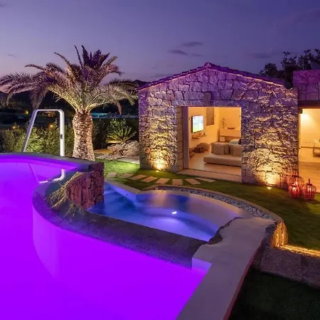 Luxury In Granito Sardo Con Piscina Villa Castiadas