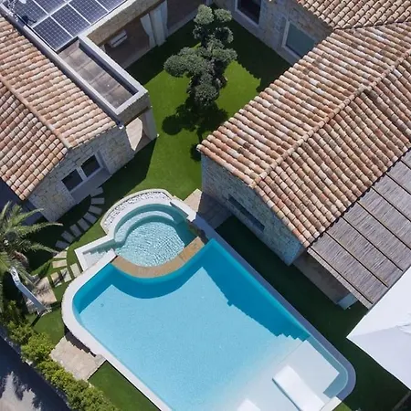 Luxury In Granito Sardo Con Piscina