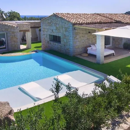 Luxury In Granito Sardo Con Piscina Villa Castiadas
