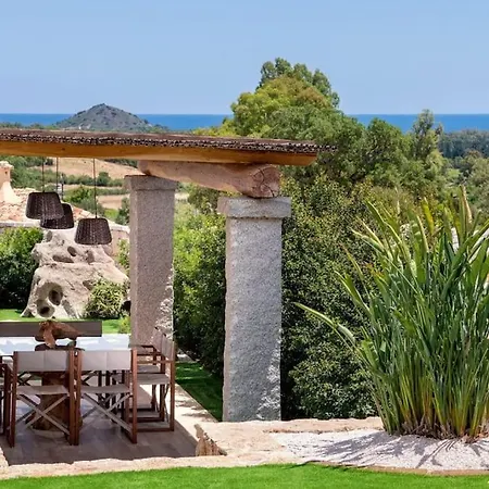 Luxury In Granito Sardo Con Piscina Castiadas
