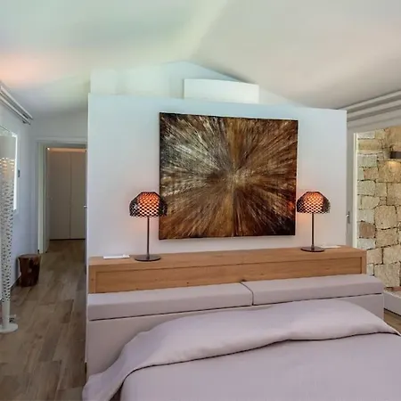 Villa Luxury In Granito Sardo Con Piscina
