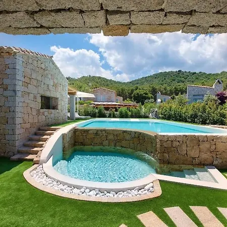 Luxury In Granito Sardo Con Piscina Villa
