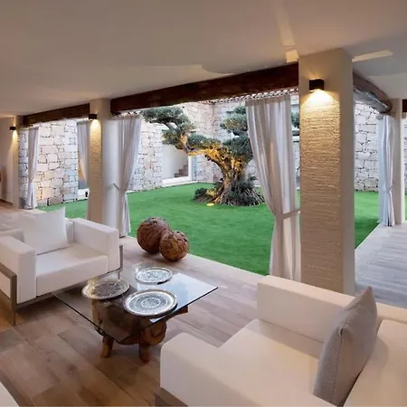 Luxury In Granito Sardo Con Piscina Villa