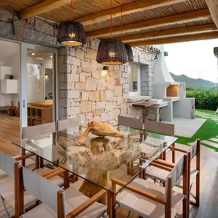 Luxury In Granito Sardo Con Piscina Castiadas